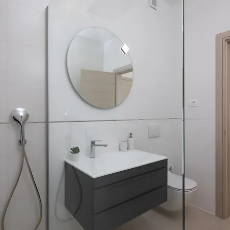 Luxury Beachfront Dolce Vita, Villa Sevid