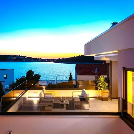 Luxury Beachfront Dolce Vita,